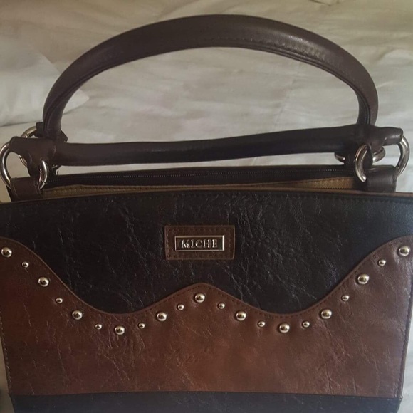Miche Handbags - Im selling NEW Miche classic purse with 3 shells